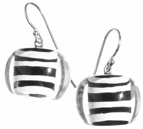 BLISS BY ZSISKA - SHORT HOOK EARRING