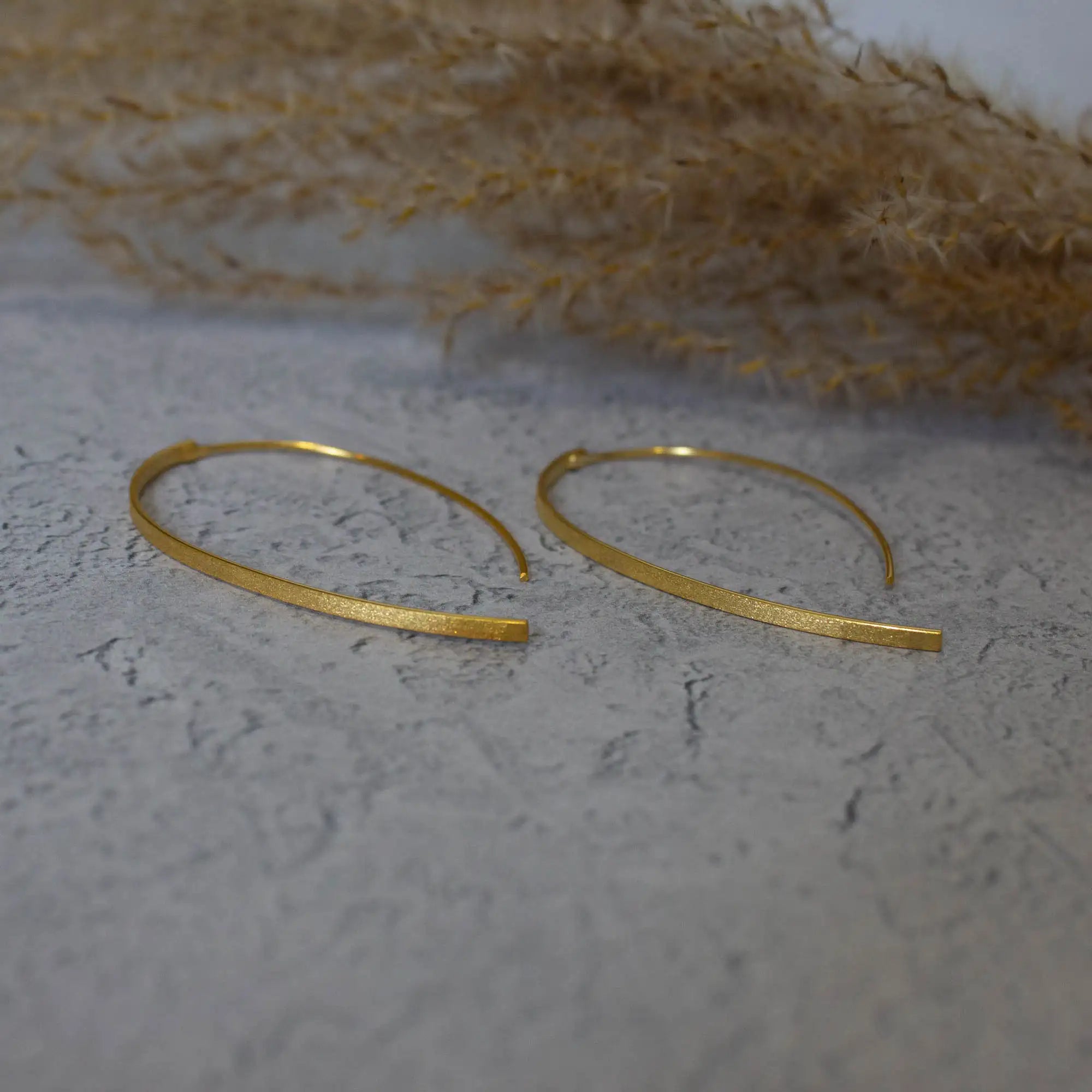 Brushed Curved Threader