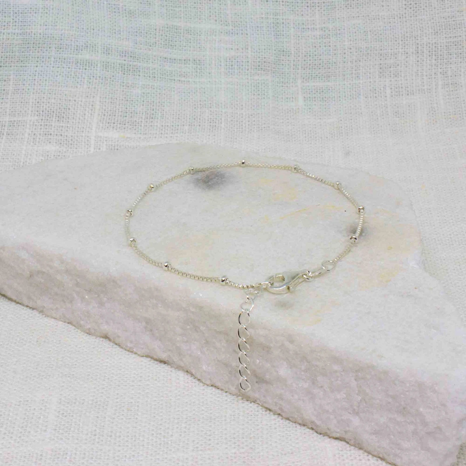 Studded box chain bracelet