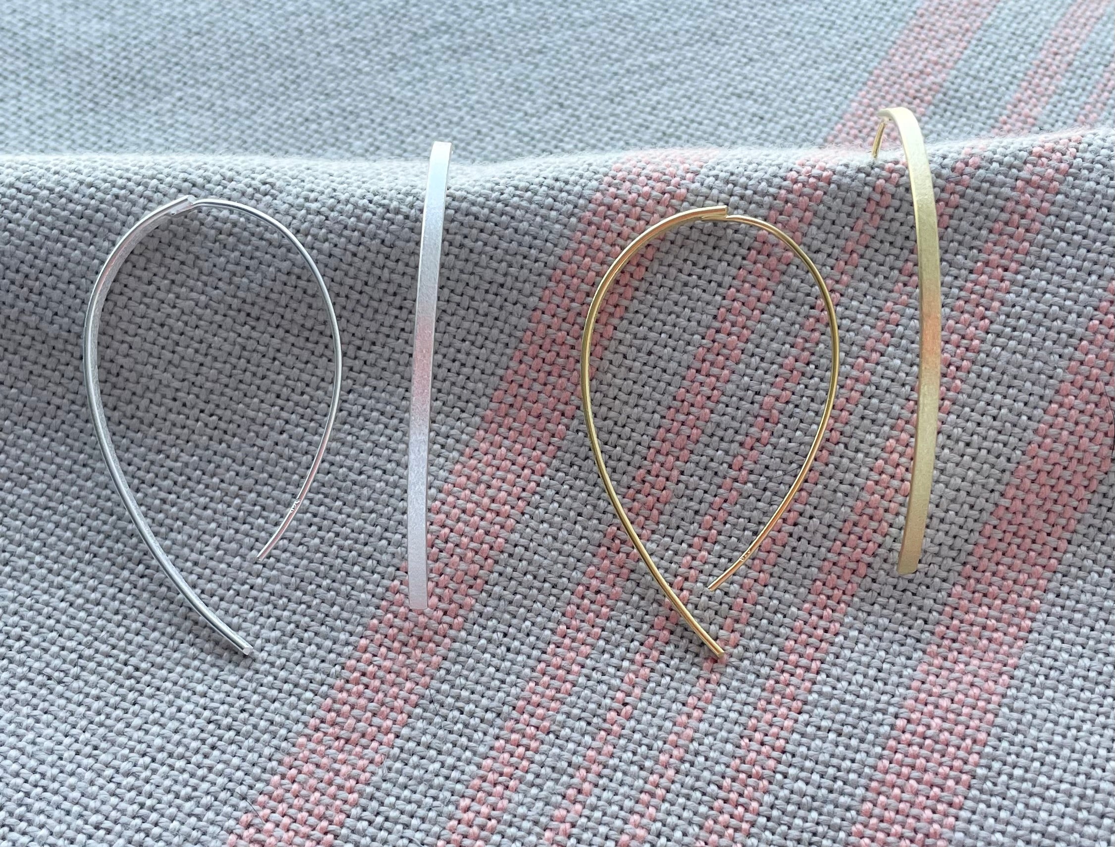 Brushed Curved Threader