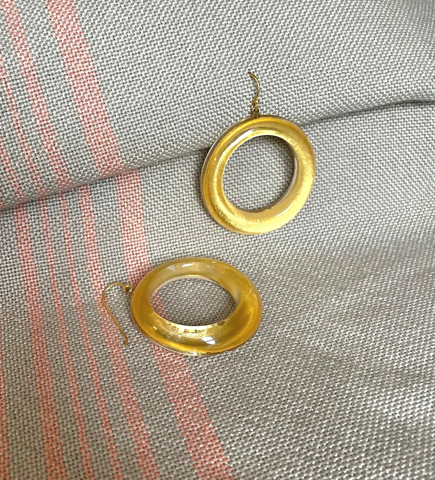 ZSISKA DESIGN - SHORT HOOK EARRING - PRECIOUS