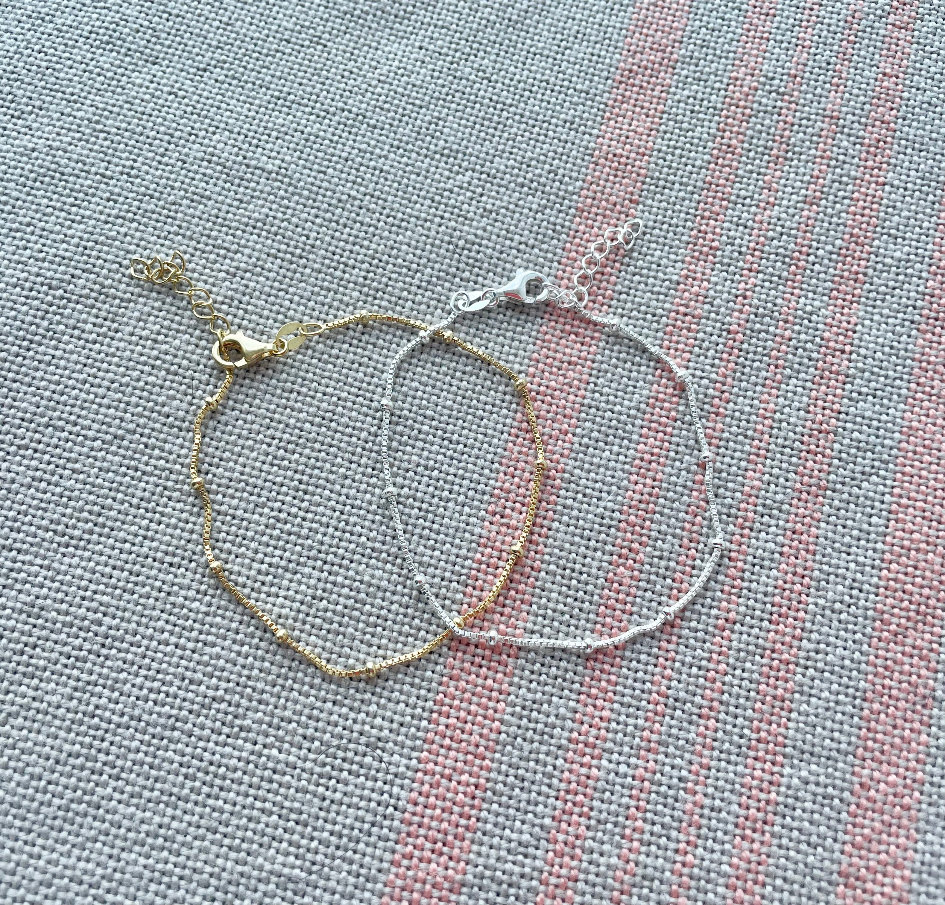 Studded box chain bracelet